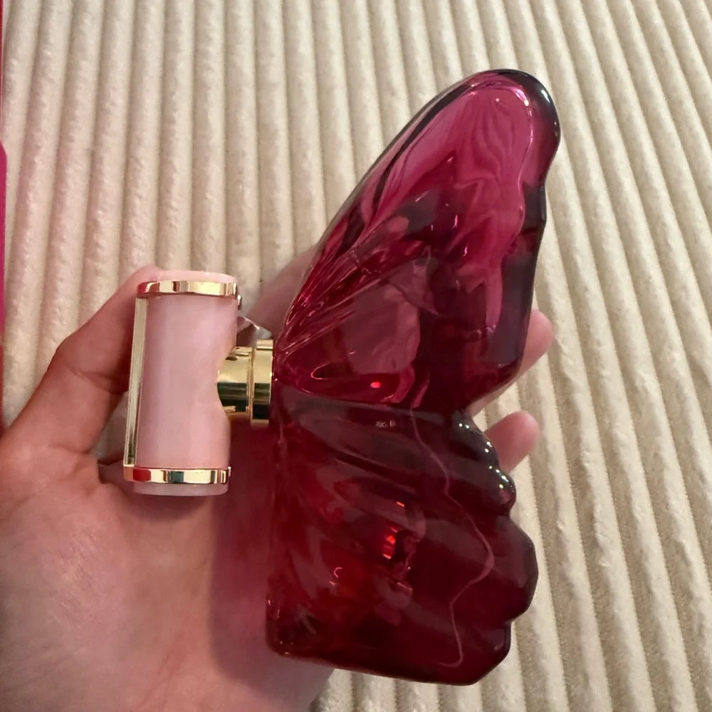 Carolina Herrera La Bomba Eau de Parfum - Red and Pink - Picture 4 of 6